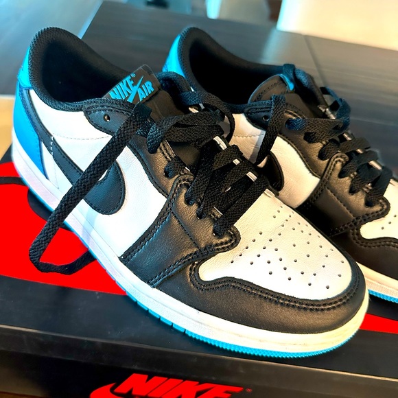 Air Jordan 1 Retro Low OG - Picture 1 of 8